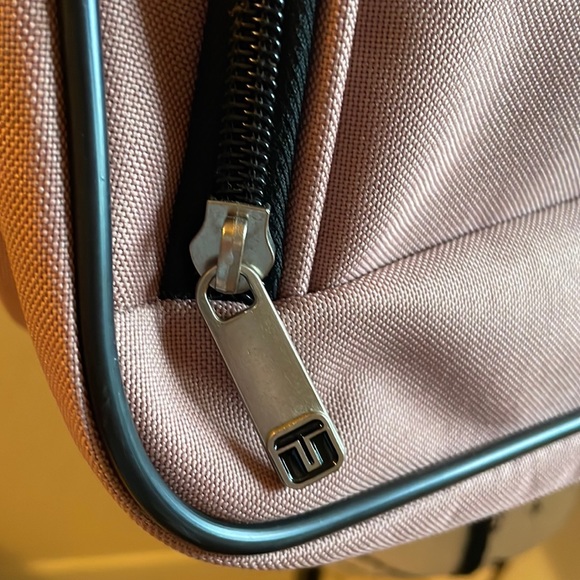 TAG HEUER Messenger bag mauve and black colored. - Picture 5 of 15